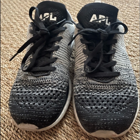 APL Techloom Pro Sneaker in Black, Heather Grey & White | Women’s Size 8 - Picture 7 of 8